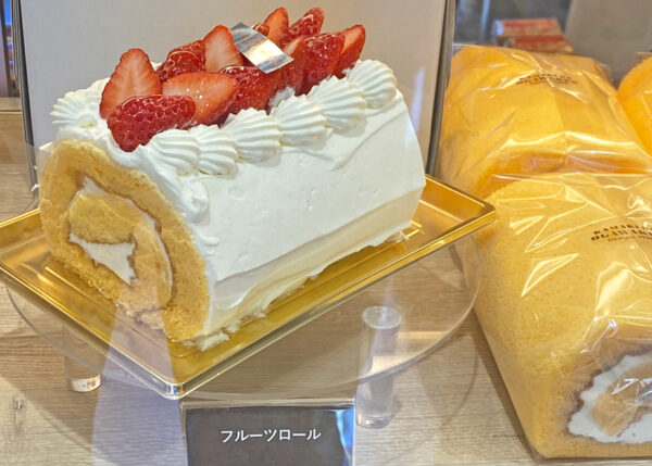 鎌倉ロール・フルーツロール好評販売中